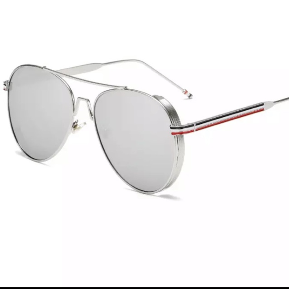 *Price Drop* Silver Mirrored Aviator Sunglass